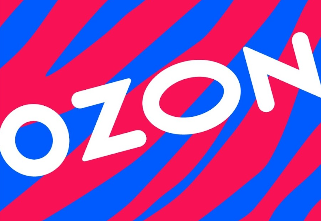 Маркетплейс OZON использует в айдентике характерный красно-синий паттерн